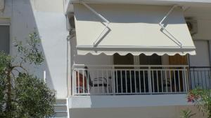 White Apartment 70m from the sea Kavala Greece