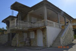 Enriko Apartments