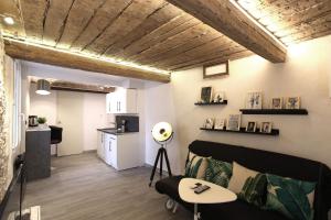 Appartements GregBnb-com - T2 Ancien et moderne - PARKING INCLUS - 15min Gare : photos des chambres