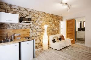 Appartements GregBnb-com - Studio CLIMATISE - Terrasse & parking prive : photos des chambres