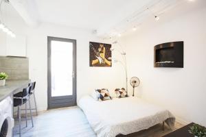 Appartements GregBnb - Studio moderne - Coin nuit - CLIMATISE : photos des chambres