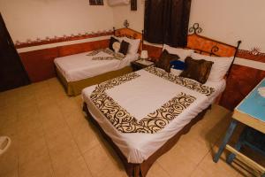 Antigua Lodge, 70 m from sandy beach