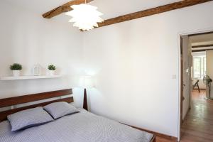 Appartements GregBnb-com - T2 Cosy et design - PARKING INCLUS - WiFi - 15min Gare : photos des chambres