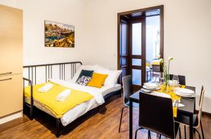 Unique Central SQUARE business apt.