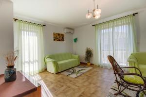 One-Bedroom Apartment with Terrace and Sea View room in Apartments by the sea Mali Losinj (Losinj) - 15576