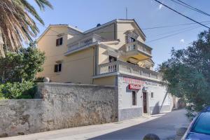 Apartments by the sea Mali Losinj (Losinj) - 15576