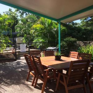 Tropical Palms Resort & 4WD Hire