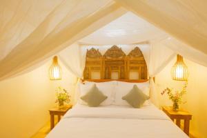 Phòng Giường Đôi Lớn Loại Sang (Deluxe Queen Room)