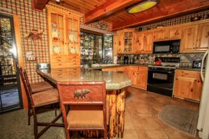 Dreams of Summit-1120 by Big Bear Vacations