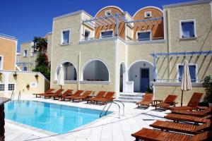 Sellada Apartments Santorini Greece