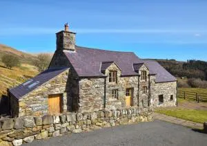 Bwthyn Sylfaen - 达夫林