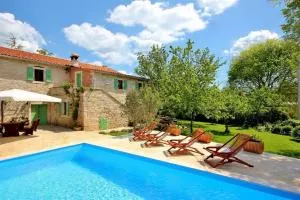 Villa Violica, Karnevali - 泽敏