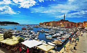 DeLuxe Afrodita Apartment