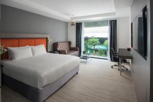 Grand 5 Hotel & Plaza Sukhumvit Bangkok