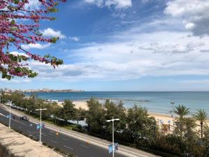 Casa Con Preciosas Vistas A La Playa Del Postiguet