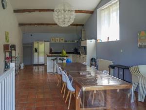 Maisons de vacances Superb Holiday Home in Saint Beauzile with Private Pool : photos des chambres