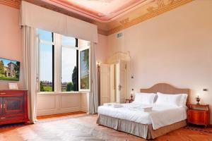 Double Room with Terrace room in Villa Ida Lampugnani
