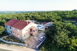 Three-Bedroom Apartment room in Apartment Josip