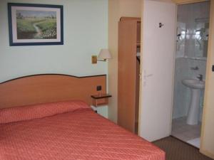 Hotels Hotel Ferney Republique : photos des chambres