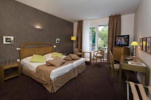 Hotels Logis Burnel Et La Cle Des Champs : photos des chambres