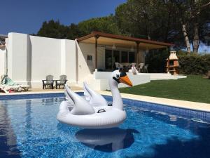 Villa Zen - beautiful private pool-heating option, hot tub, beautiful garden