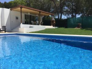 Villa Zen - beautiful private pool-heating option, hot tub, beautiful garden