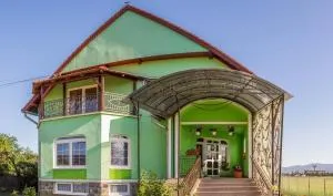 SZÁSZ&SZÁSZ PANZIÓ - Ghiduţ