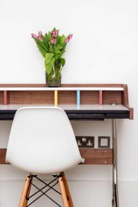 Veeve - Contemporary in Swiss Cottage