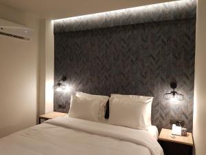 2 Double or Twin Rooms with Interconnecting Door room in Athens coast hotel