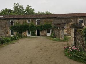 Maisons de vacances Ferme Gite Equestre En Charente : photos des chambres