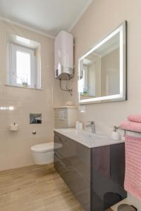 Royal Theatre Studio and Room