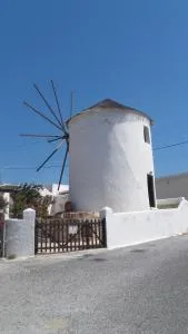 The Windmill Serifos - Asprópirgos