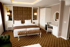 One-Bedroom Suite room in Hotel Arpezos