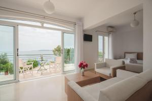 Superior Apartment with Sea View room in Studios Angeliki