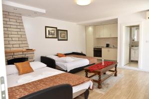 Studio with Balcony room in Guest House Evropa
