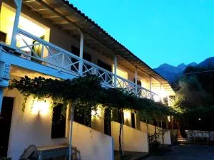 Stergiou Rooms - Kariotes