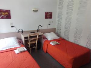 Hotels Hotel des Touristes : photos des chambres