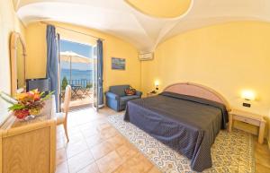 Superior Double Room with Sea View room in Hotel Oasi Castiglione