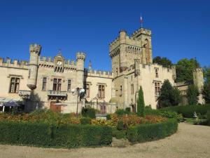 Campings Chateau-camping la Grange Fort, 63500 Les Pradeaux : photos des chambres