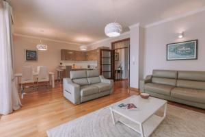 Superior Two-Bedroom Apartment with Sea View room in City Apartments