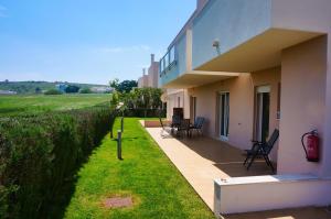 Casa Laranja, Aromas Burgau