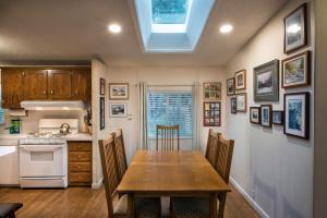 42R Rosenbergs Creekside Cabin