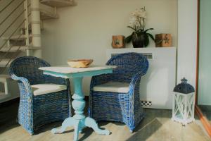 King Room with Lake View room in Agriturismo Podere Nigriano