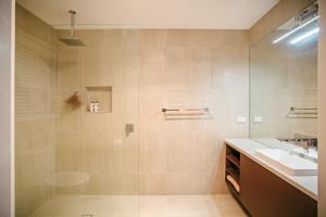 Island Escape with 12m Indoor Pool