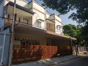 De Hanami Homestay - Sumber