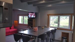 Chalets La jonquille jacuzzi et sauna : photos des chambres