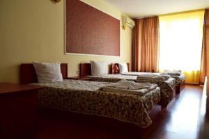 Ryor Hotel - Restaurant & Free Parking