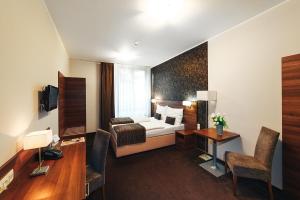 Comfort Double or Twin Room with Air-Conditioning - Annex room in Hotel Biograf