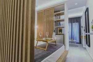 Deluxe Triple Room with Sea View room in Hotel Papagalos