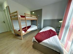 Villages vacances Village Vacances Passion Le Cezallier : Chambre Triple